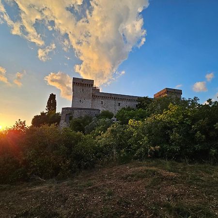 Narnia E La Rocca Di Albornoz Bed and Breakfast Buitenkant foto